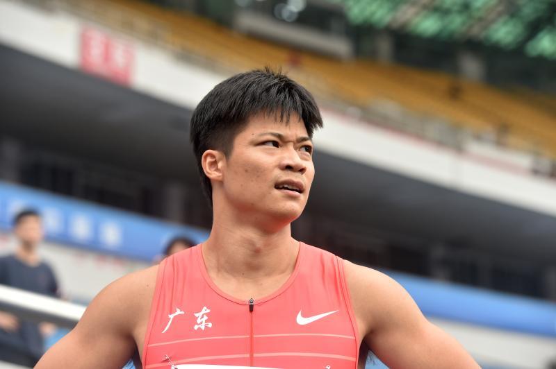 苏炳添在比赛中受伤退赛，湖人主帅表示担忧